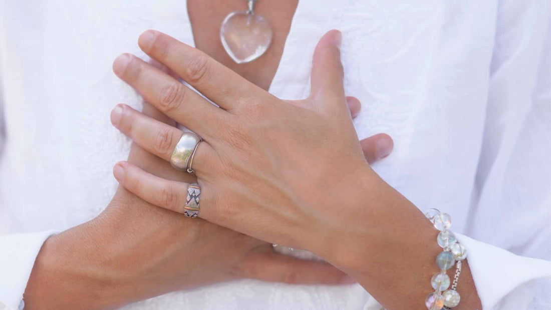 Pierre de lune, quartz rose, améthyste… quelle pierre pour l’amour ?