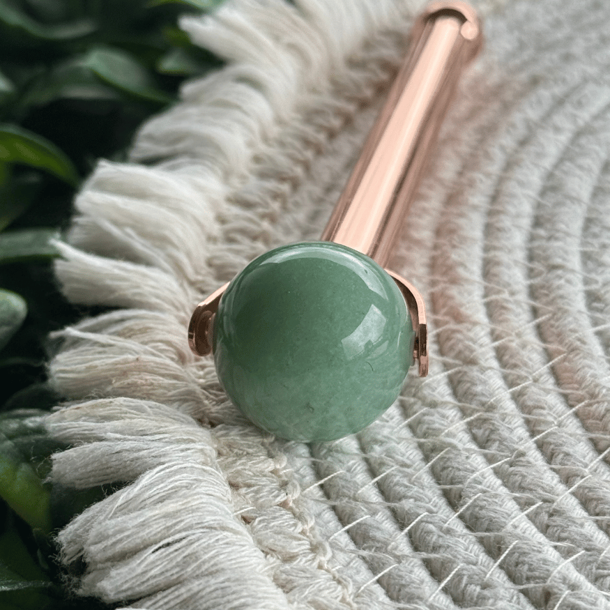 Rouleau en Jade Naturel – Beauté, Énergie & Harmonie