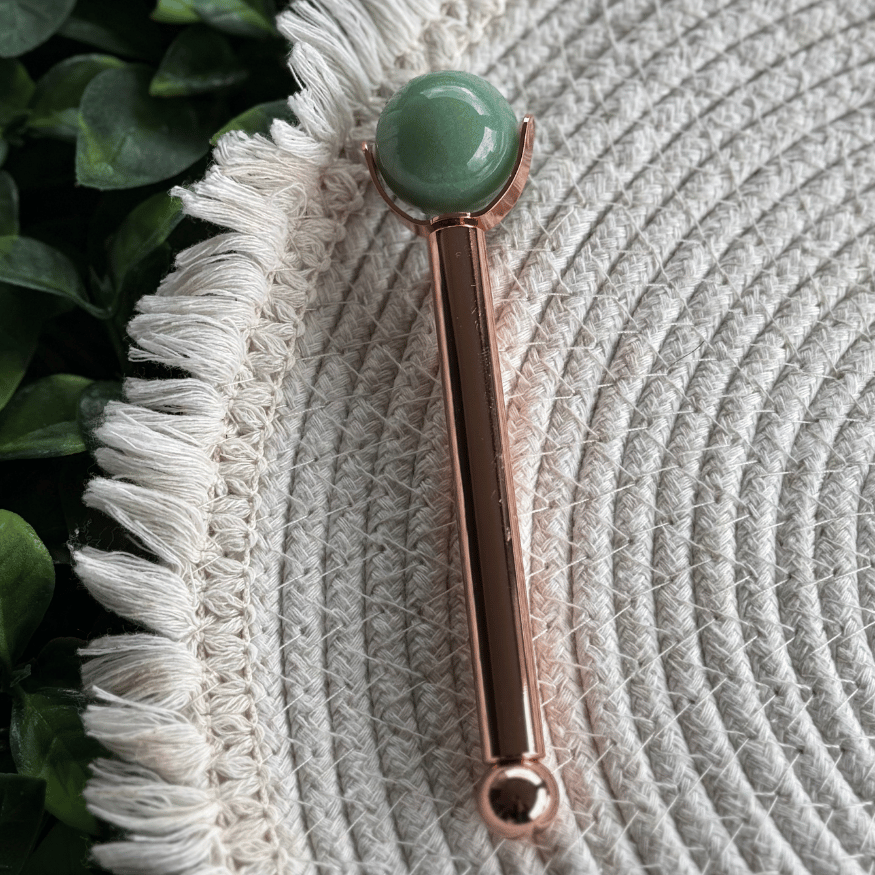 Rouleau en Jade Naturel – Beauté, Énergie & Harmonie